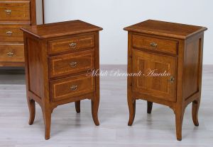 Bedside tables made of solid walnut wood with drawer and door in classic Veneto-Asola style
